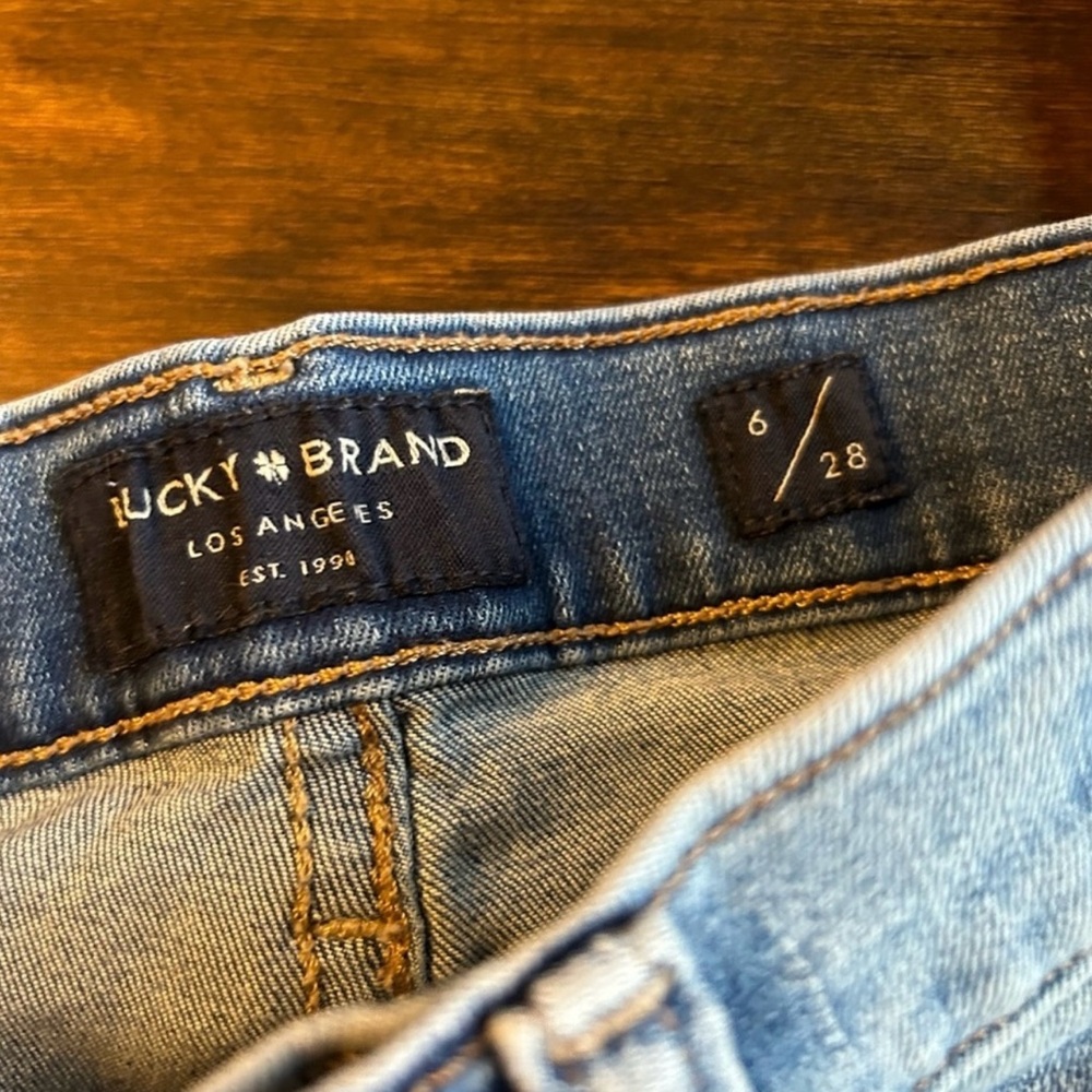 Lucky Brand distressed high rise cropped Bridgette 6/28